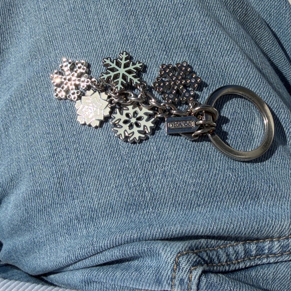 Vintage Coach Silver Snowflake Charm/Key Fob - Picture 2 of 11